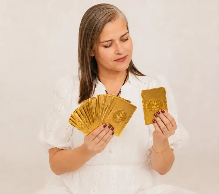 Polly com o baralho dourado